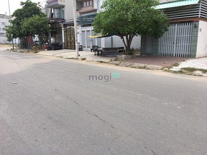 Hình ảnh Gia Đình Cần Bán Gấp Miếng Đất Nằm Gần Uỷ Ban Nhân Dân Bến Cát