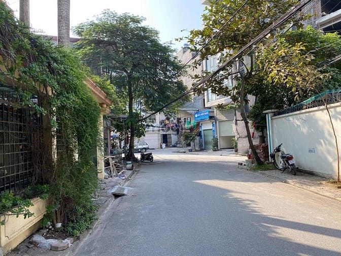 Hình ảnh Bán thửa đất Phân lô phố Cổ Linh, DT140m2, MT7m, cạnh Aeon Mall.