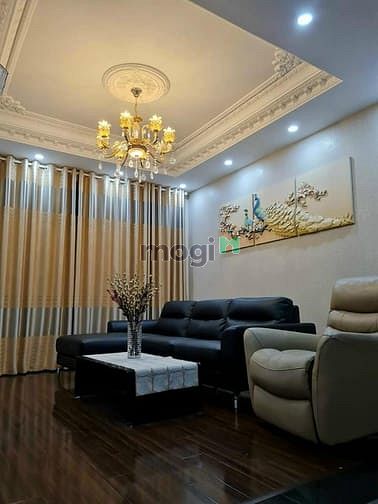 Hình ảnh Nhà đẹp hẻm xe hơi Huỳnh Tấn Phát