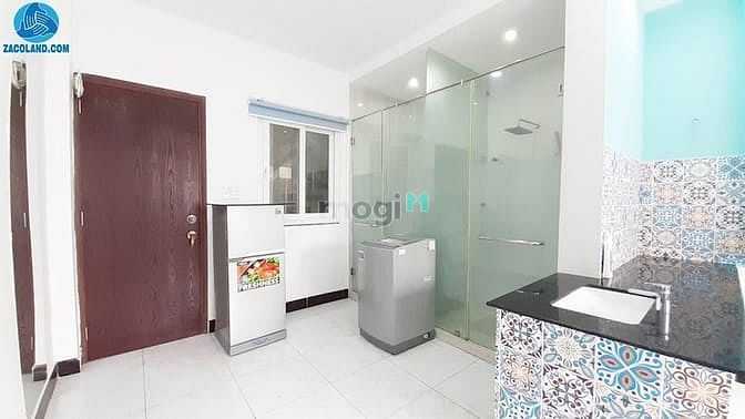 Hình ảnh PHAN ĐÌNH PHÙNG, Phòng Studio FULL Ánh Sáng Gần CV Hoàng Văn Thụ