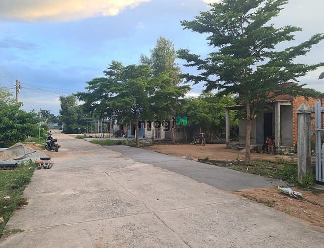 Hình ảnh BÁN ĐẤT 1039m2 CÓ 200m2 THỔ CƯ  – GIÁ 1 TỶ 1 – Khu Dân Cư  TÂN HÀ