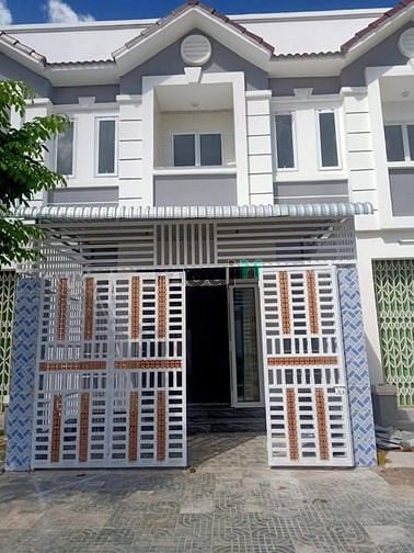 Hình ảnh Nhà mặt tiền 1trệt 1lầu. Giá rẻ mua ngay để nhận nhiều ưu đãi