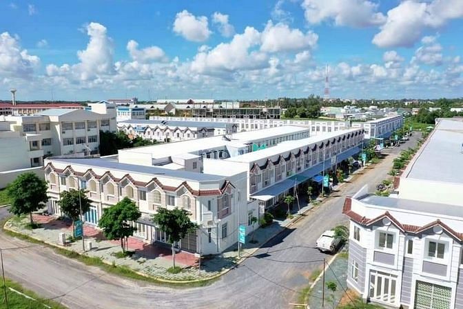 Hình ảnh Nhà mặt tiền 1trệt 1lầu. Giá rẻ mua ngay để nhận nhiều ưu đãi