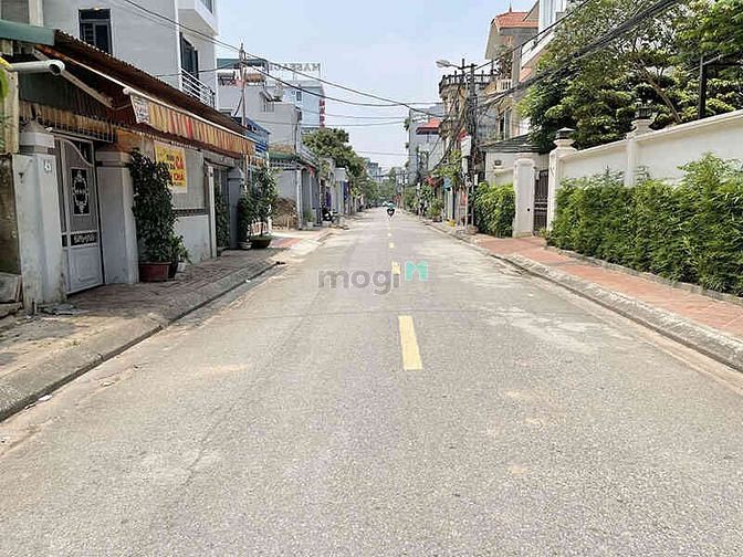 Hình ảnh Bán đất khu A38 Tư Đình 5x22m, Ô tô 16 chỗ đỗ cửa, vào đất
