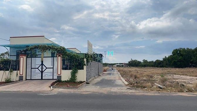Hình ảnh Cần bán lô đất liền kề lọt lòng trung tâm Tóc Tiên - Thị Xã Phú Mỹ - B