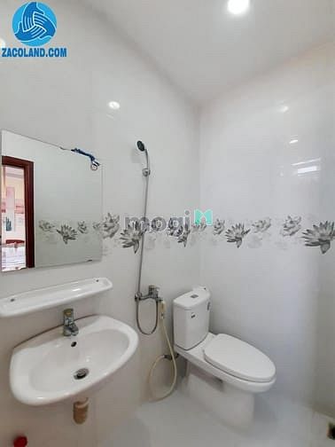 Hình ảnh LÝ THƯỜNG KIỆT, Căn Hộ Studio Ban Công Thoáng, Đối Diện NTĐ Phú Thọ
