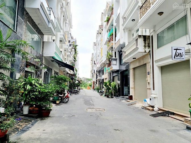 Hình ảnh Bán nhà khu Hoàng Quốc Việt 5mx12m