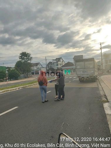 Hình ảnh Hàng Ngộp Thở Gần TRƯỜNG ĐH QUỐC TẾ VIỆT ĐỨC