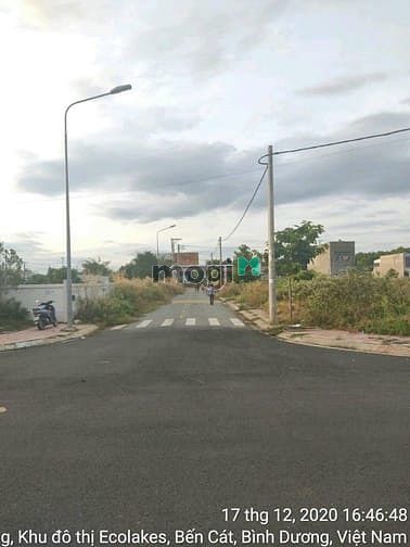 Hình ảnh Hàng Ngộp Thở Gần TRƯỜNG ĐH QUỐC TẾ VIỆT ĐỨC
