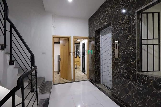 Hình ảnh Bán Tòa Nhà Lô Góc Phố Ngọc Thụy 140m2 x 7T MT 7m Thang Máy 20,5 tỷ
