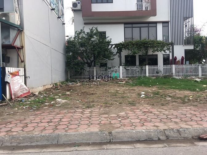 Hình ảnh Bán đất đấu giá khu đô thị mới Sài Đồng, 175m đường 12m sát chung cư