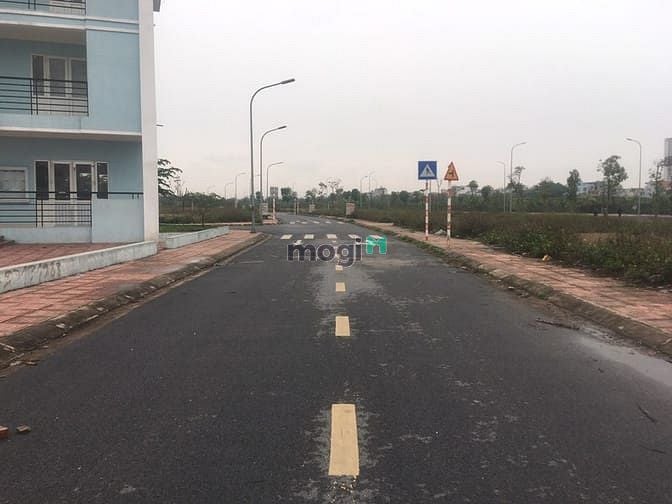 Hình ảnh Bán 75m đất đấu giá Cự Khối dãy TT7 giá hấp dẫn