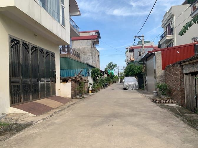 Hình ảnh Bán gấp đất 155m trục chính xóm 2 Đông Dư cứu công ty