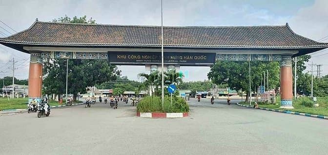 Hình ảnh Bán đất bên cạnh hồ bơi yoro gần becamex Chơn Thành Bình Phước 300m2 _