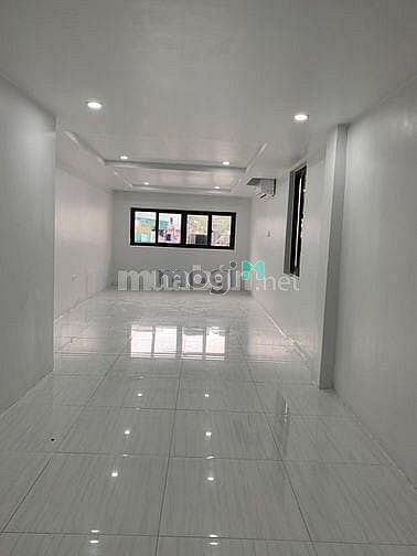 Hình ảnh Cho thuê nhà 5 tầng mặt phố Bạch Mai