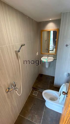 Hình ảnh Mb6623 nạp rút nhanh chóng dịch vụ cao cấp, có bồn tắm, view Bitexco