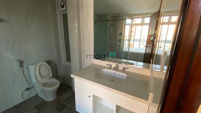 Hình ảnh Mb6623 nạp rút nhanh chóng dịch vụ cao cấp, có bồn tắm, view Bitexco