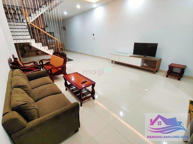 Hình ảnh Nhà 3 tầng 2PN gần biển Mỹ Khê - B553