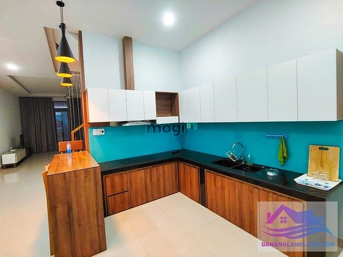 Hình ảnh Nhà 3 tầng 2PN gần biển Mỹ Khê - B553