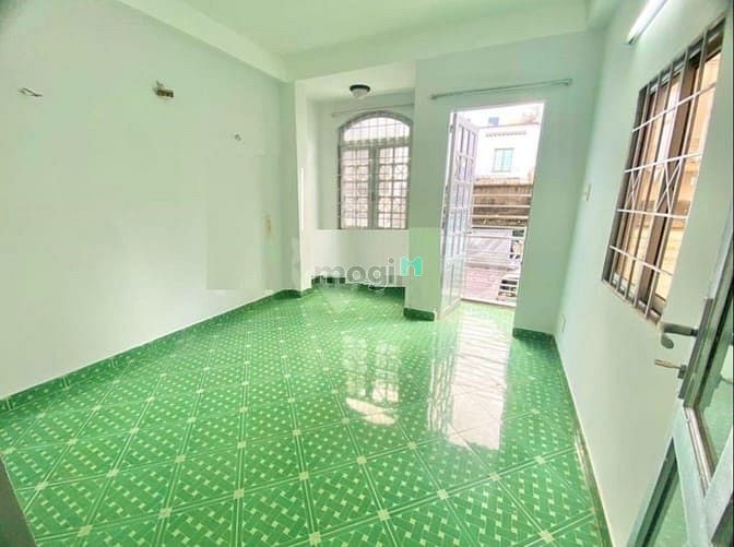 Hình ảnh Nhà Q10 có 4 tầng - 4m x 12m - 8PN giá chỉ 20.5tr/tháng
