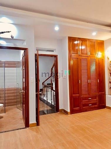 Hình ảnh nhà độc lạ siêu hiếm khu vực quận 1
