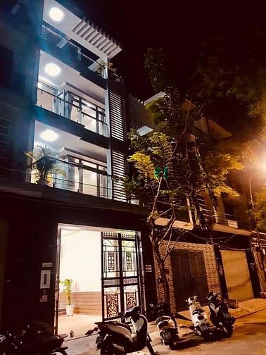 Hình ảnh nhà độc lạ siêu hiếm khu vực quận 1