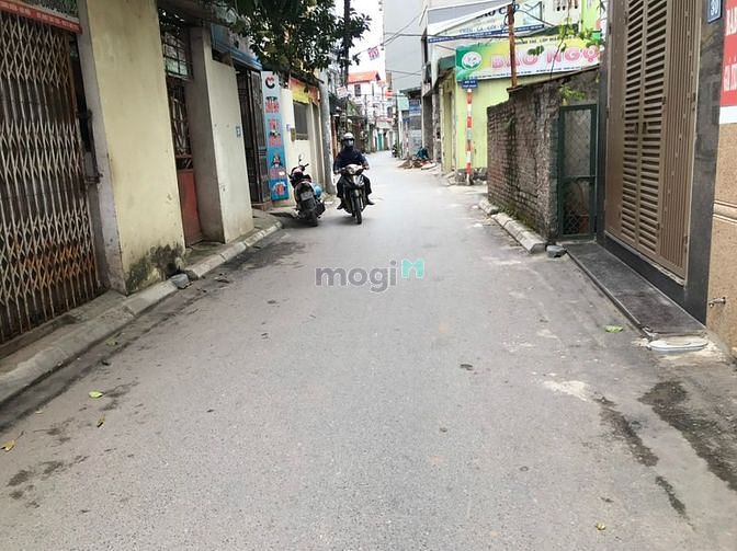 Hình ảnh Bán gấp mảnh đất đẹp ở tổ 9 Thạch Bàn, khổ vuông đẹp.