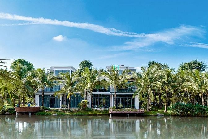 Hình ảnh Đẳng Cấp Biệt Thự Mặt Hồ - Gara ô tô - Nhỉnh 9 tỷ