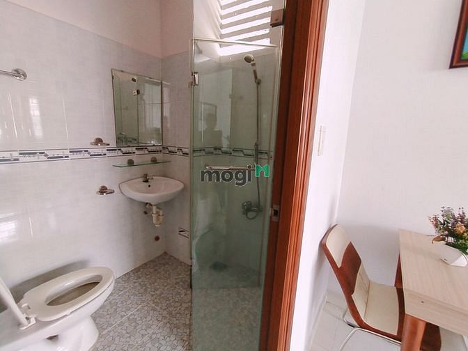 Hình ảnh Phòng cho thuê cao cấp - Mặt tiền Trần Minh Quyền Quận 10.