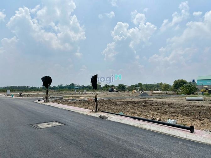 Hình ảnh Bán gấp Lô đất 100m2(5x20) chợ Bình Chánh giá siêu rẻ chỉ 1.3tỷ
