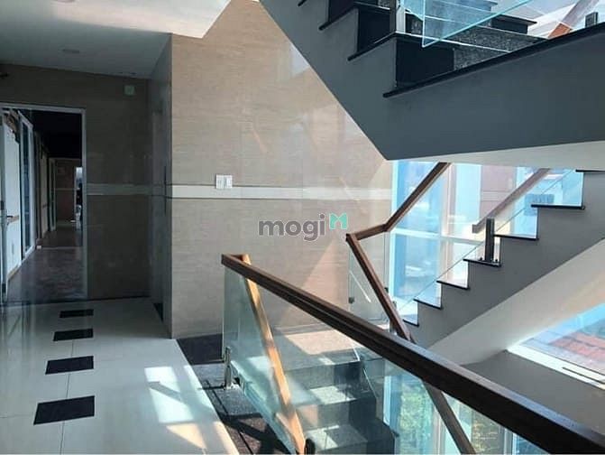 Hình ảnh Bán TÒA NHÀ VĂN PHÒNG Bùi Thị Xuân, ngang khủng 10.5m, khu VIP sân bay