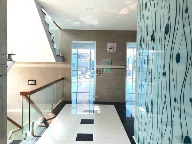 Hình ảnh Bán TÒA NHÀ VĂN PHÒNG Bùi Thị Xuân, ngang khủng 10.5m, khu VIP sân bay