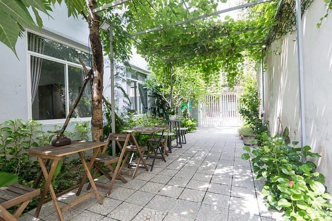 Hình ảnh Nhà sân vườn 4 phòng ngủ gần Phạm Văn Đồng - B275