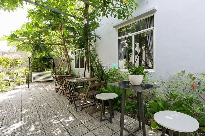 Hình ảnh Nhà sân vườn 4 phòng ngủ gần Phạm Văn Đồng - B275