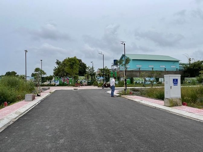 Hình ảnh Bán gấp lô đất 100m2- cách chợ Binh Chánh 700m-shr
