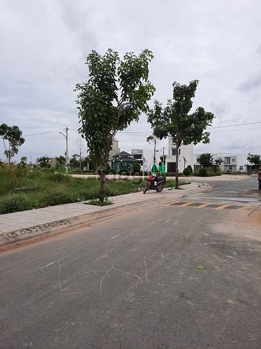 Hình ảnh Bán gấp lô góc đất TC 100m2 -1,8 tỷ gần chợ Bình Chánh, xã Bình Chánh