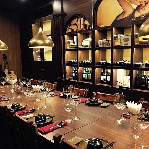 Hình ảnh Cho thuê nhà 4 tầng mặt phố Đào Tấn