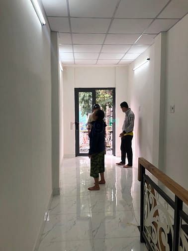 Hình ảnh Nhà mới 1/ Lò Gốm. Hẻm 4m. Giá 2,4tỷ