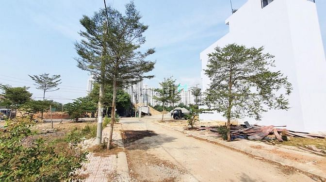Hình ảnh ⭐️ 69m2 đất đường xe hơi 8m gần Vinhomes Q9