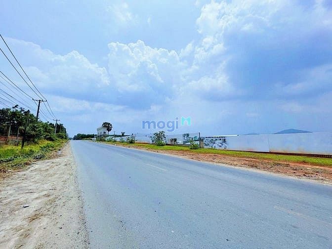 Hình ảnh Bán 192m2 đất mặt tiền đường 32m, GIÁ siêu mềm, ONT, SHR.