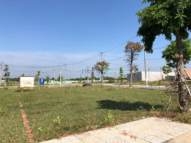 Hình ảnh Bán đất đường lớn 30m. sổ hồng riêng 1,4 tỷ