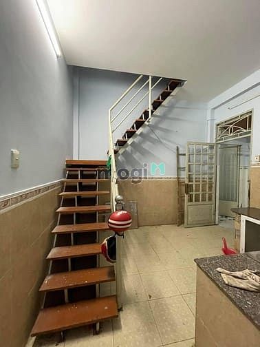 Hình ảnh Bán nhà hẻm Đất Thánh , 84m2 , 3 tầng , chỉ 6.3 tỷ.