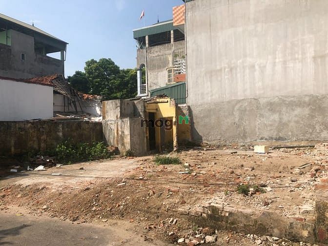 Hình ảnh Bán 100m2 đất chia 2 tại Trâu Quỳ cách phố Thành Trung 30m .