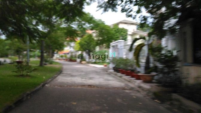Hình ảnh Bán đất KDC Sông Giồng, Q.2. Giá 180tr/m2 (308m2, góc 3MT, sổ đỏ)