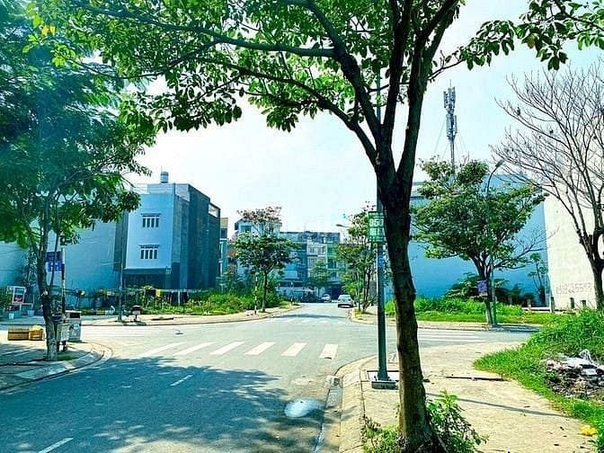 Hình ảnh bán đất (80m2) sau lưng bệnh viện chợ rẫy 2 đường lớn 20m
