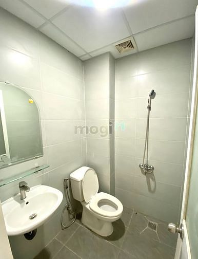 Hình ảnh Phòng sẵn nội thất, thoáng mát. Sát bên VINCOM Phan Văn Trị