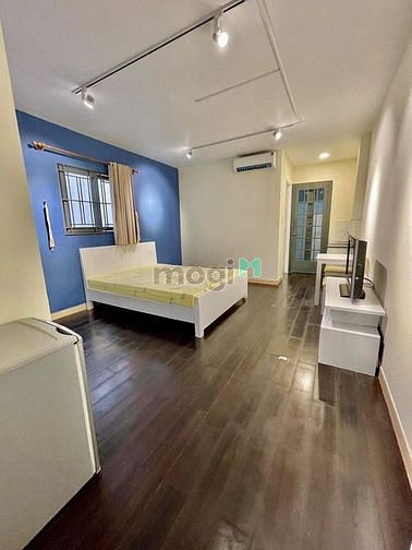 Hình ảnh Cho Thuê Biệt Thự Sân Vườn Thảo Điền 500m2 Giá 2000$