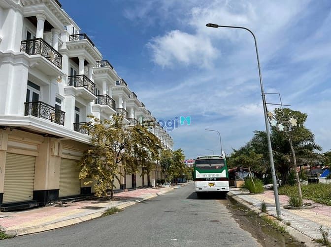 Hình ảnh Bán đất sổ đỏ riêng 100m2, đô thị Cần Đước gần KCN Cầu Cảng Phước Đông