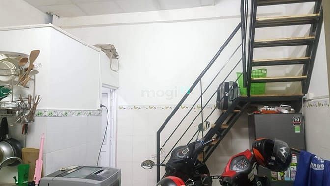 Hình ảnh Nhà nhỏ 12m2 Trung Tâm Quận 7 Cần Bán