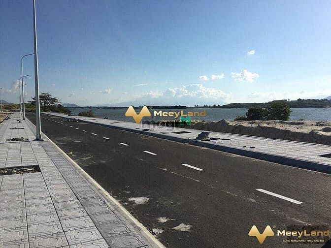 Hình ảnh Bán đất full thổ cư MT Nguyễn Tất Thành - CR, view đầm - gần biển gần